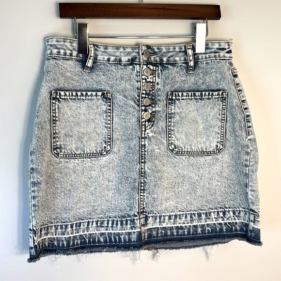 SO MILDLY DISTRESSED DENIM MINI SKIRT • SIZE 13 - Picture 1 of 8